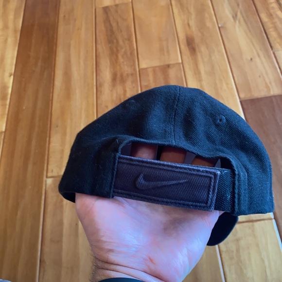 Nike hat - Picture 2 of 3